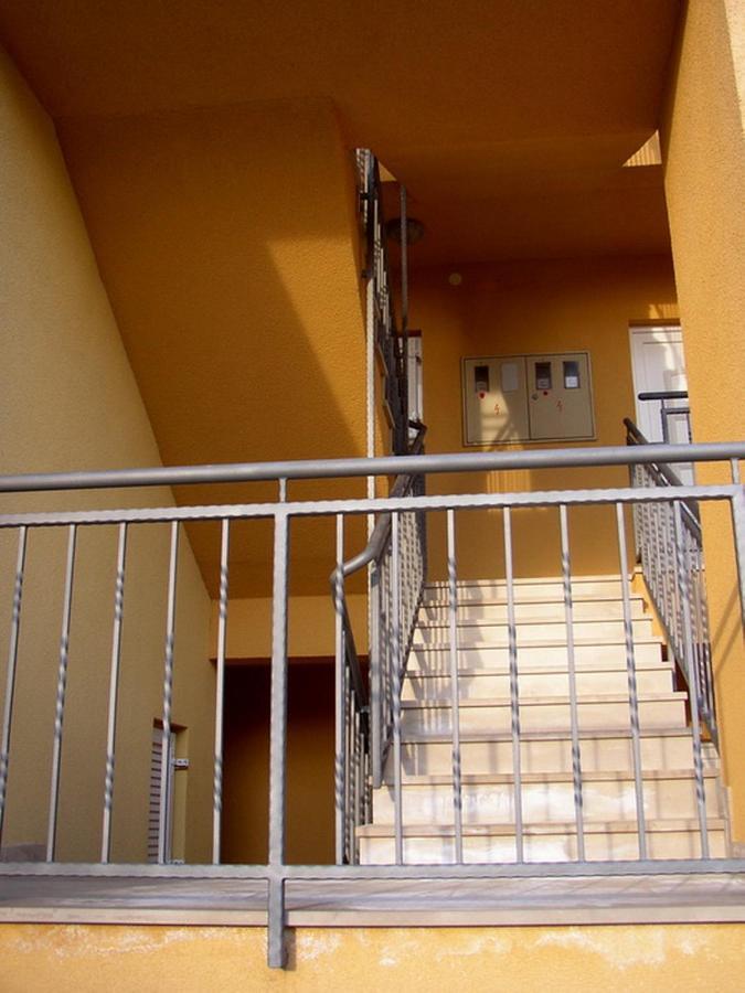 Apartments Jtv Simuni Колан Екстер'єр фото